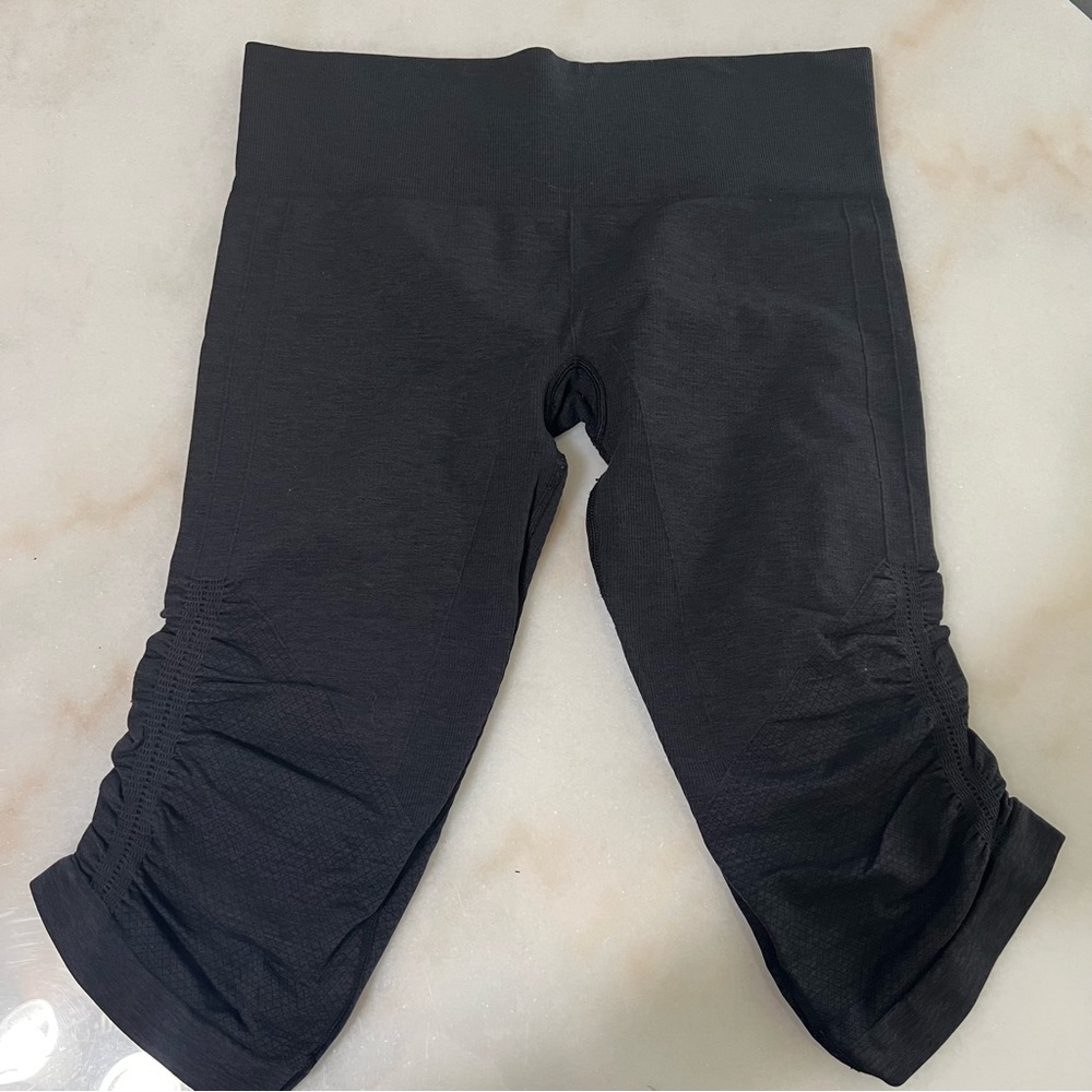 Lululemon Cropped Yoga Pants